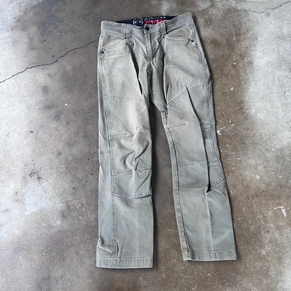 Wrangler ATG Utility Pants Mens 32x30 Green Excellent Articulated Knee Hiking